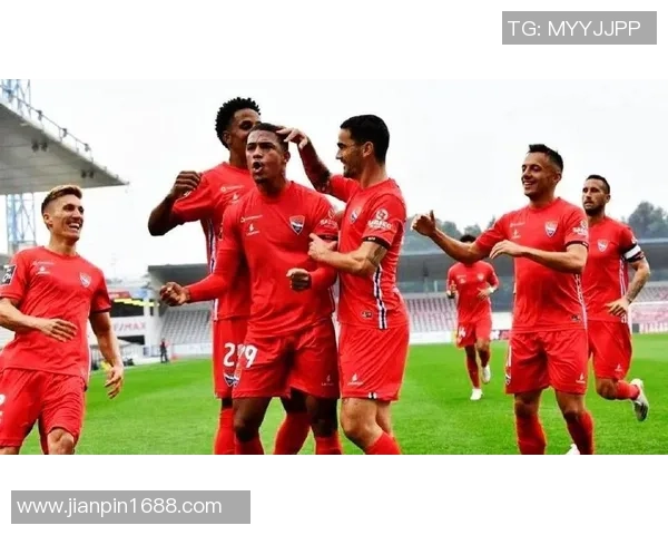 红色11号足球明星的传奇之路与辉煌成就探秘